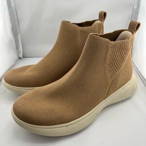 Vivaia Size 41 Delilah Water Repellant Urban Slip On Sneaker Boots WORN ONCE